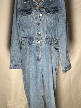 Denim Utility Jumpsuit Light Wash Button Front Cinched Waist Cool Girl